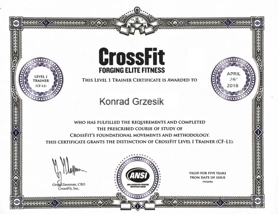 Trener personalny Konrad Grzesik z Krakowa jest certyfikowanym trenerem CrossFit.