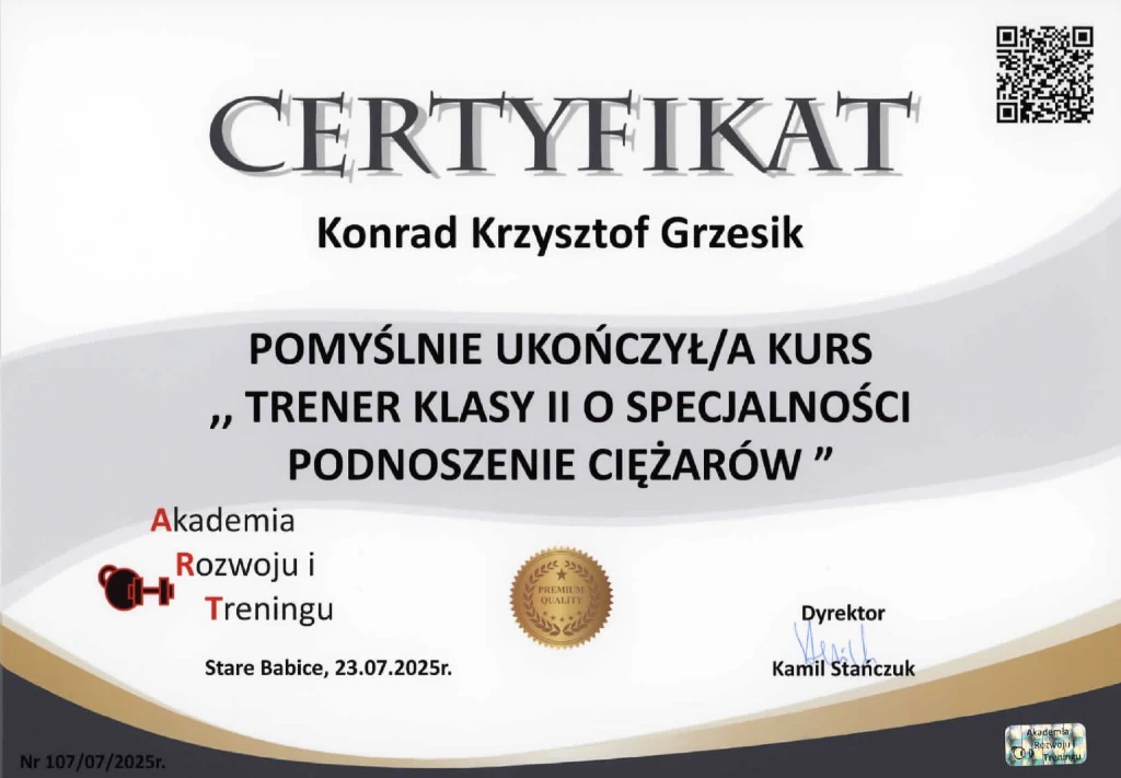 Trener personalny Konrad Grzesik z Krakowa posiada certyfikat klasy II w specjalności podnoszenie ciężarów.
