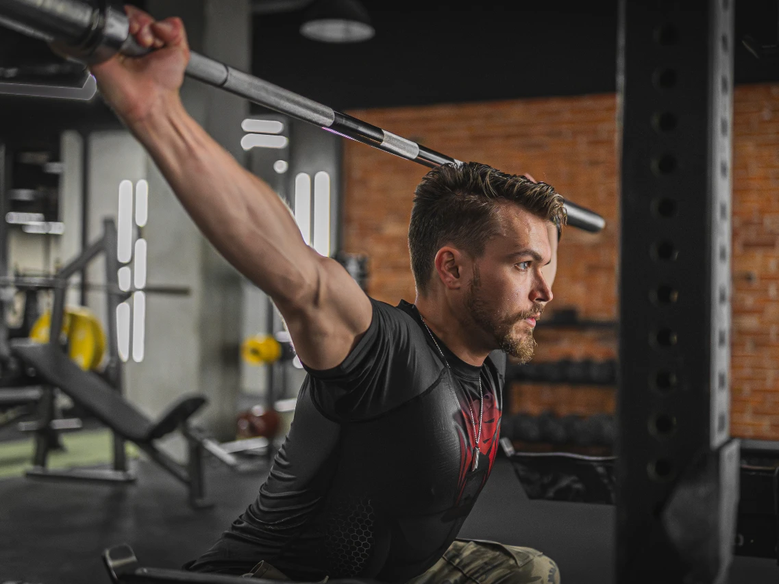 Trener personalny Konrad Grzesik z Krakowa.